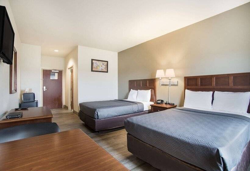 带2个双人床的标准工作室, Econo Lodge