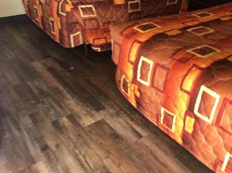 Номер Стандарт 2 Двуспальные Кровати, Economy Inn