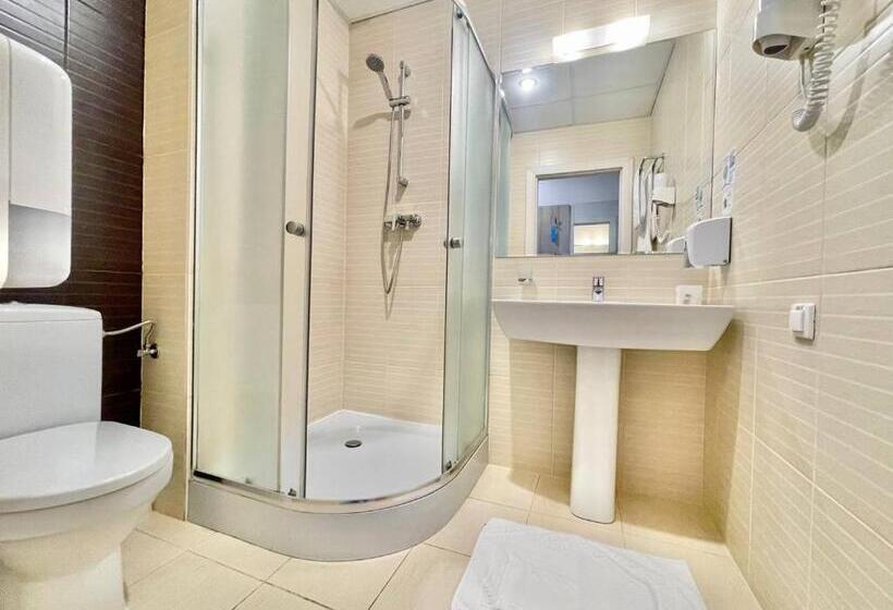 חדר יחיד קלאסי, Practicotel