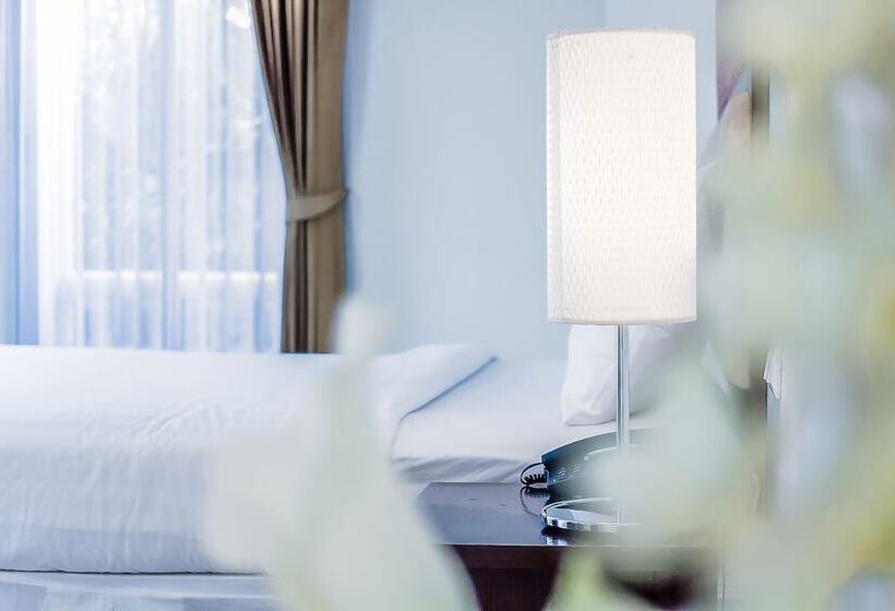 استودیوی استاندارد, Romance Hotel Bangna