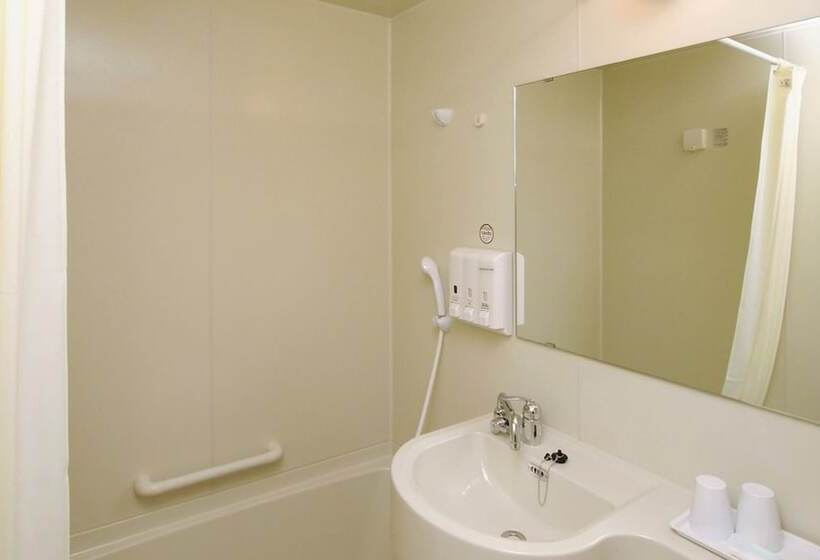 اتاق استاندارد, Toyoko Inn Saga Ekimae