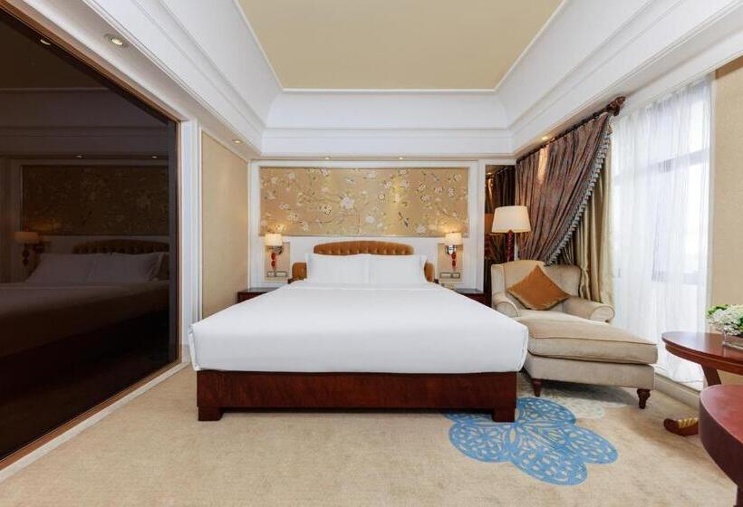 带大床的豪华间, Wyndham Foshan Shunde