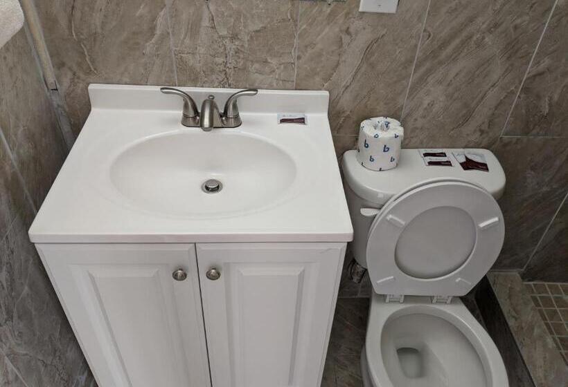 Номер Deluxe, Belle Aire Motel