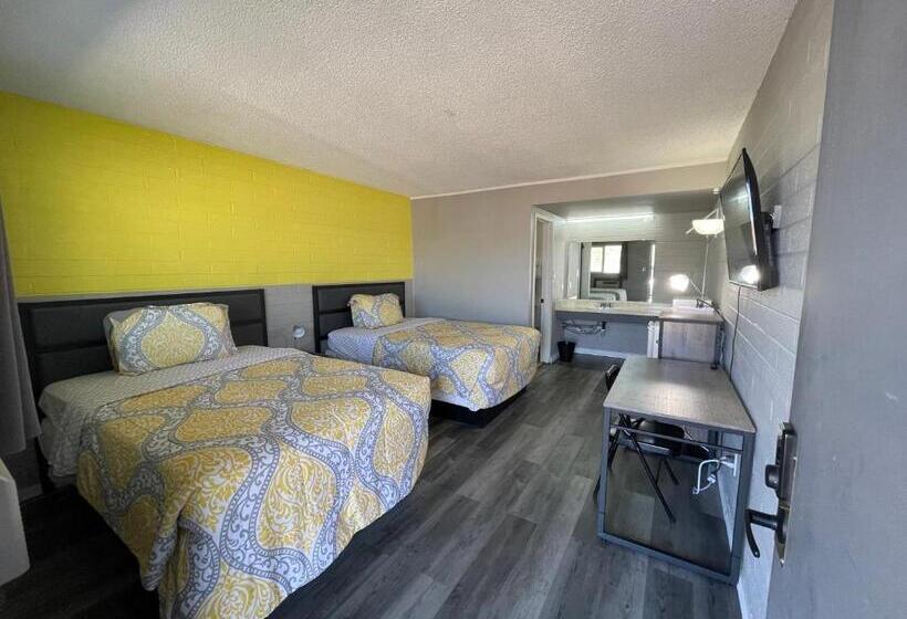 Номер Deluxe, Belle Aire Motel