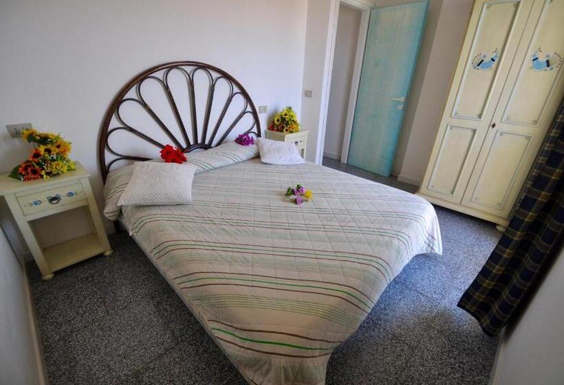 آپارتمان 1 خوابه با بالکن, Residence Le Onde