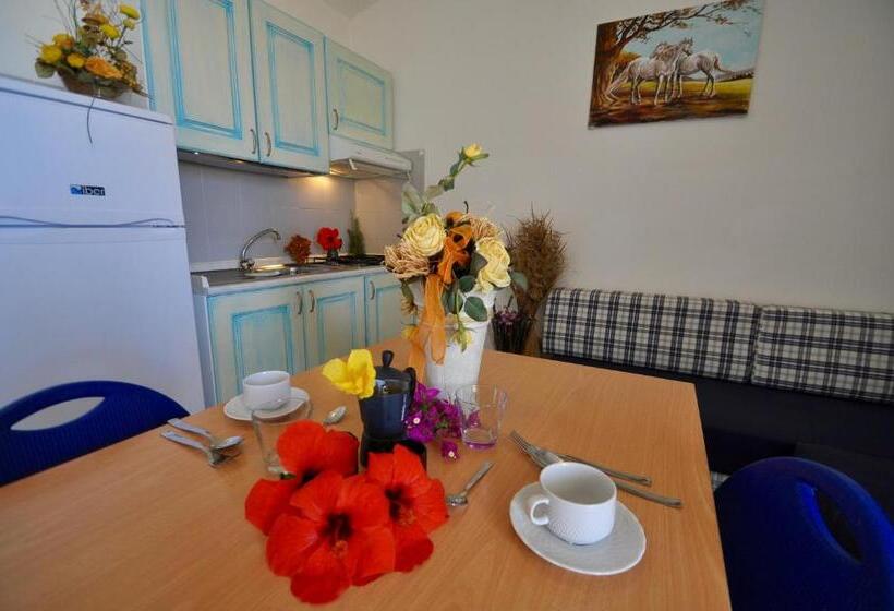 آپارتمان 1 خوابه با بالکن, Residence Le Onde