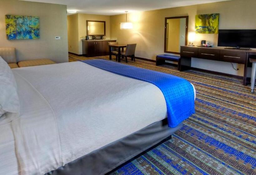 Номер Superior, Holiday Inn & Suites Tupelo North, An Ihg
