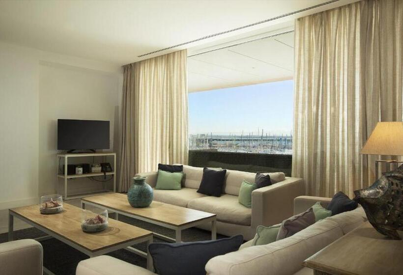 带3个卧室的豪华公寓, Suites Puerto Sherry