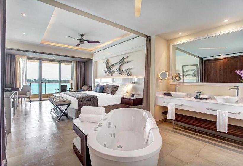 سوییت جونیور لوکس با چشم‌انداز دریا, Royalton Negril, An Autograph Collection All Inclusive Resort