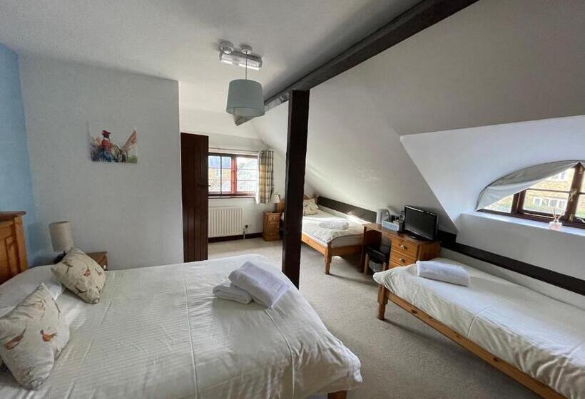 Семейный Номер, The Plough Inn Boddington