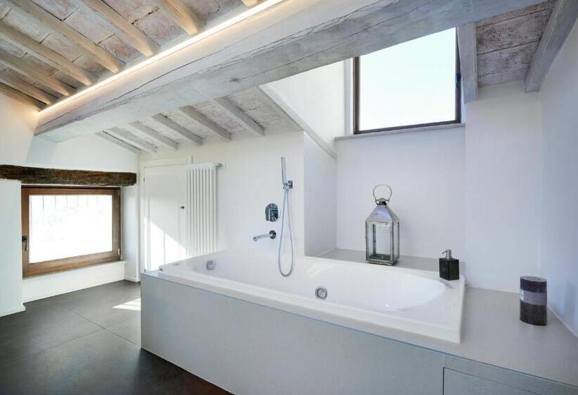キングサイズベッドのデラックスルーム, Palazzo Pio Iii   Residenza D Epoca