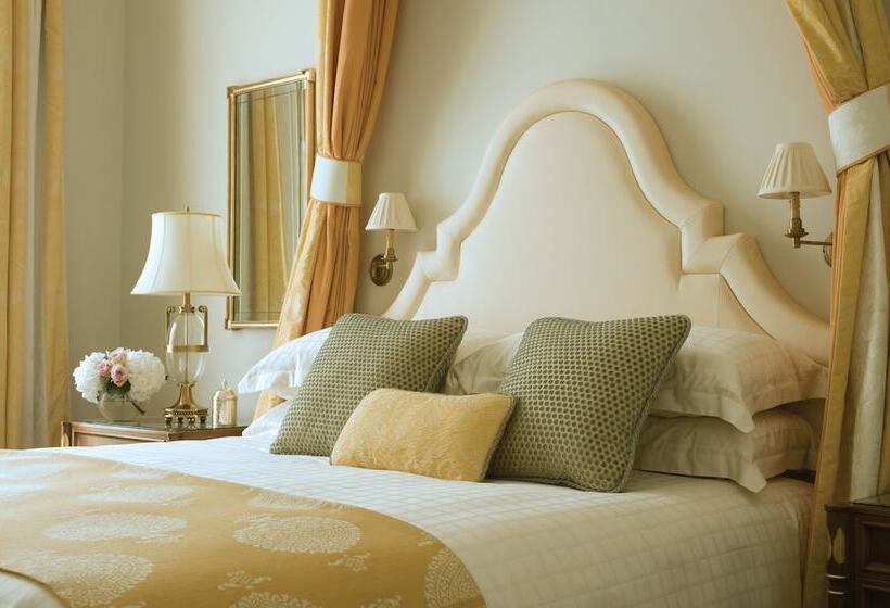 سوئیت پریمیوم, Four Seasons Hotel Lion Palace St. Petersburg