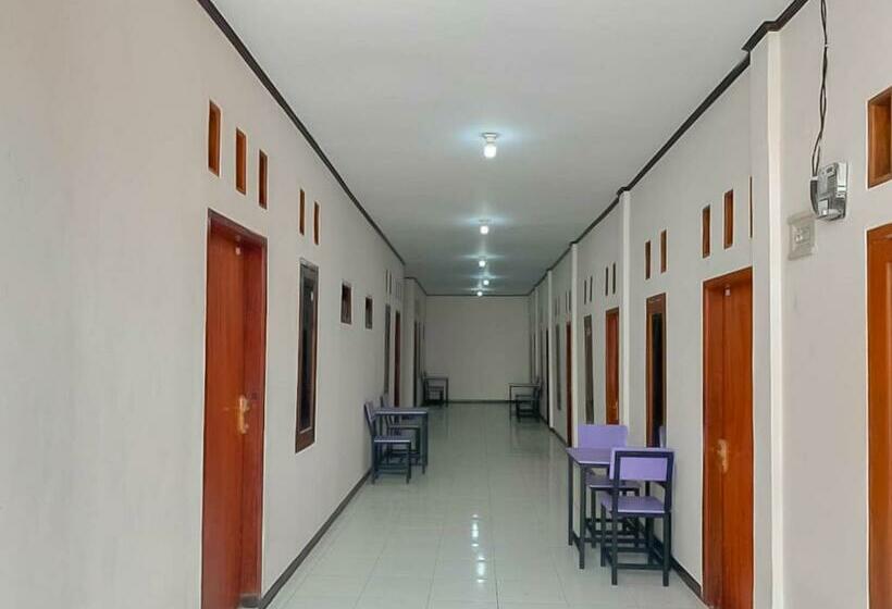اتاق استاندارد, Reddoorz @ Jalan Ahmad Yani