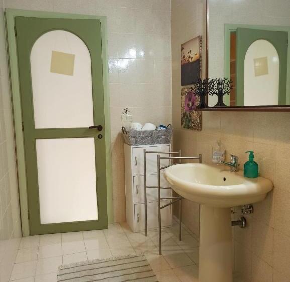 اتاق استاندارد یک نفره, Ficodindia Rooms