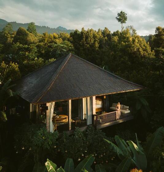 Люкс Премиум, Munduk Cabins