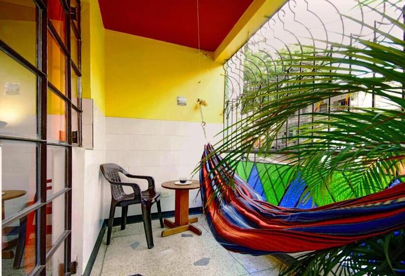 스탠다드 트리플 발코니 룸, Ding Dong Hostel