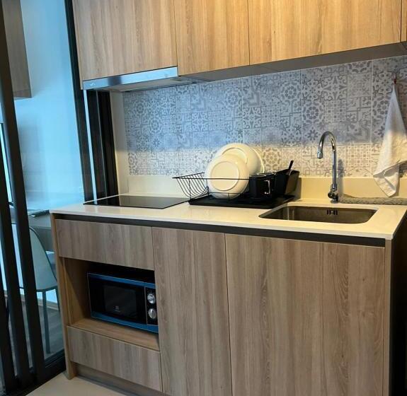 استودیوی استاندارد, Roomquest Hua Hin Lahabana