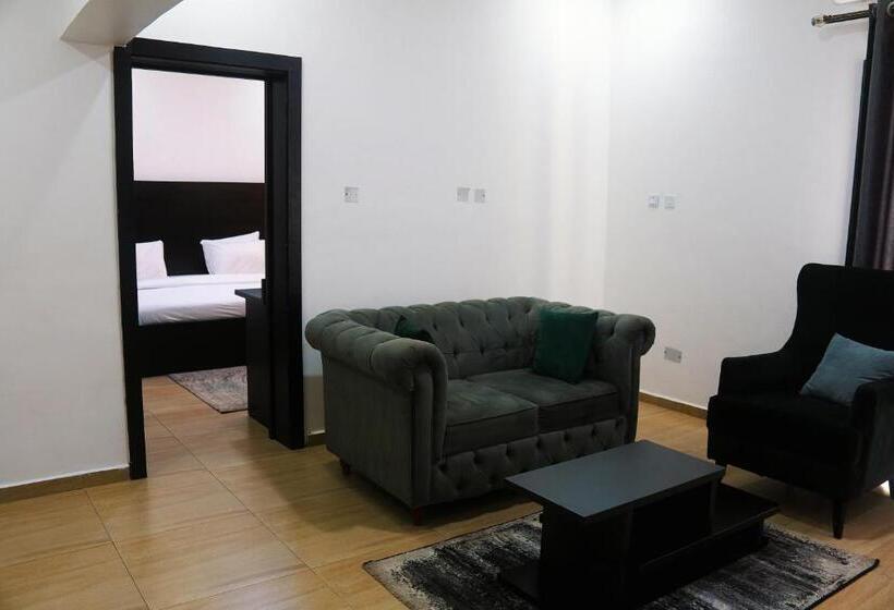 1 Bedroom Apartment, Capitol