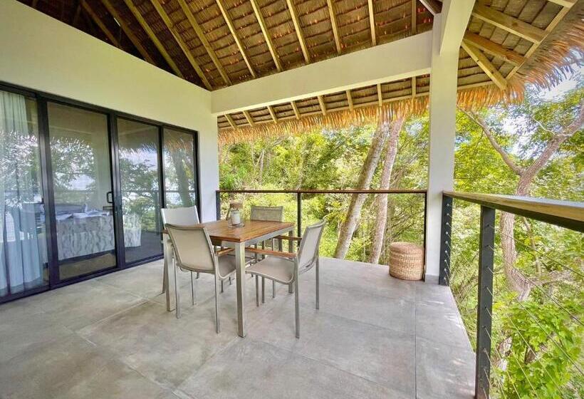 استودیوی استاندارد با چشم‌انداز دریا, Organica Yoga Shelter