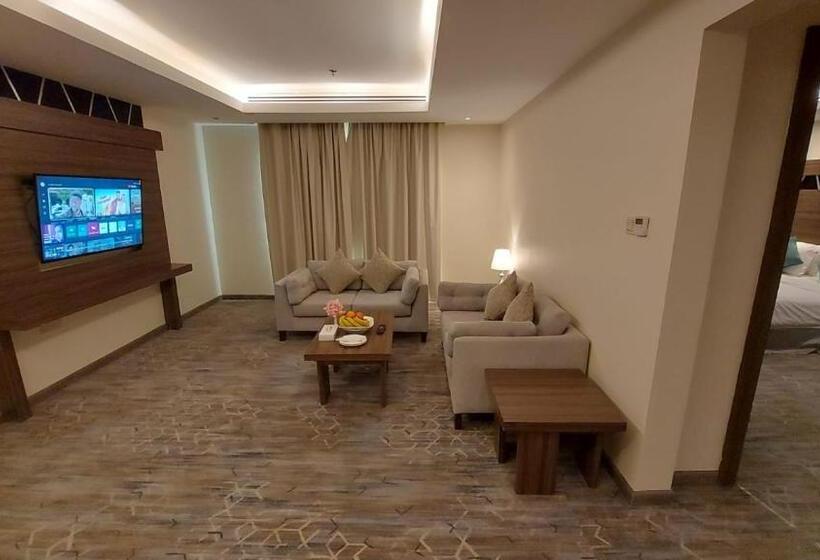 2 Bedrooms Suite Sea View, Sumou Al Khobar