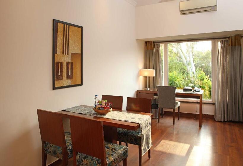 جناح, Ahuja Residency, Sunder Nagar