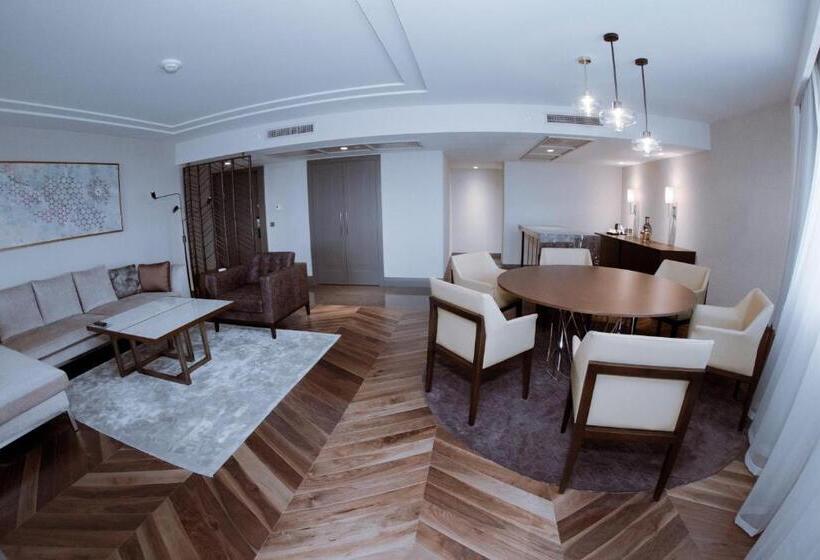 سوییت اجرایی, International Hotel Tashkent