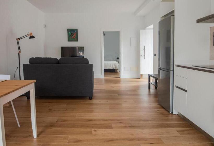 דירת חדר, Albor Suites