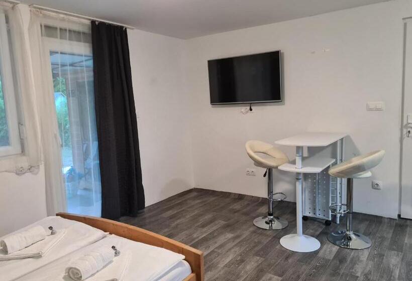 آپارتمان 1 خوابه با تراس, Sipos Vendég és Apartmanház