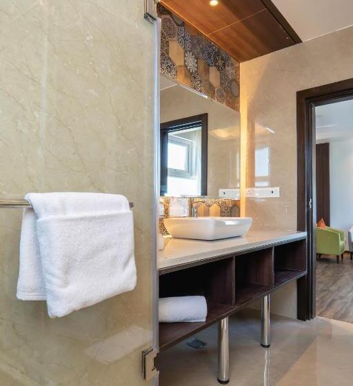 스탠다드 룸 킹사이즈 침대, Le Roi Lake View, Koti