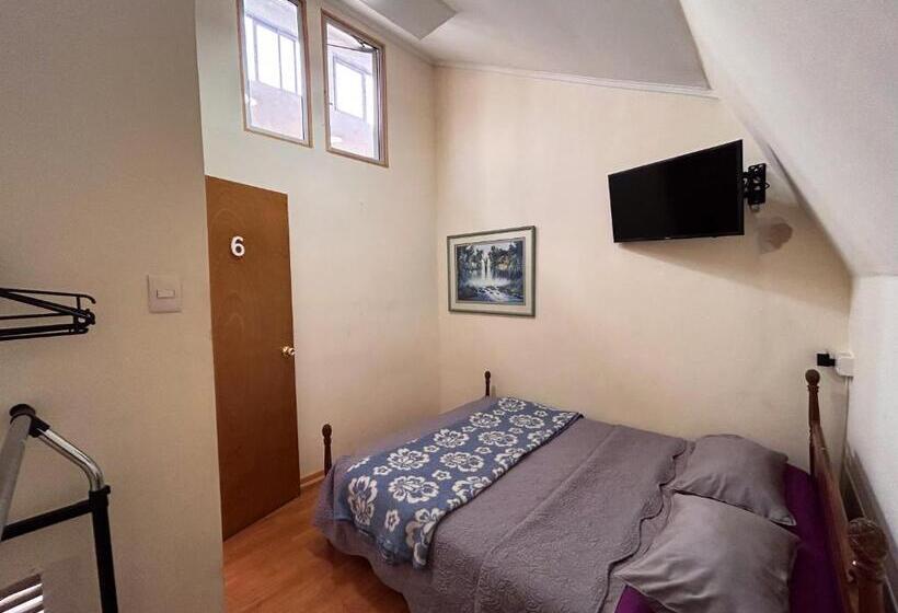 اتاق اکونومی, Chez Humbert