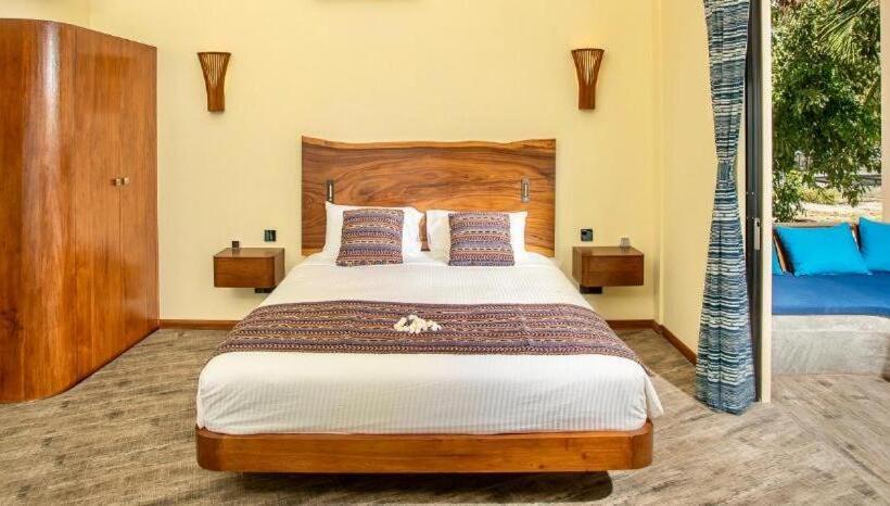 فيلا غرفتين نوم مطلة على البحر, Absolute Beachfront Resort