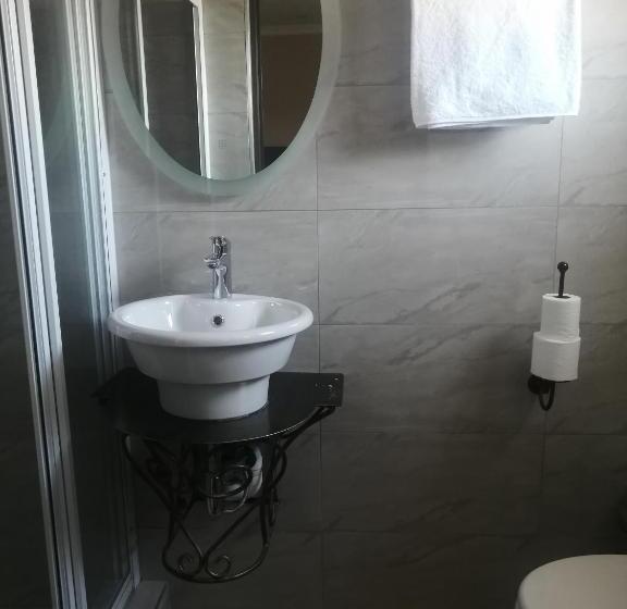 اتاق لوکس, Olu Guest Lodge