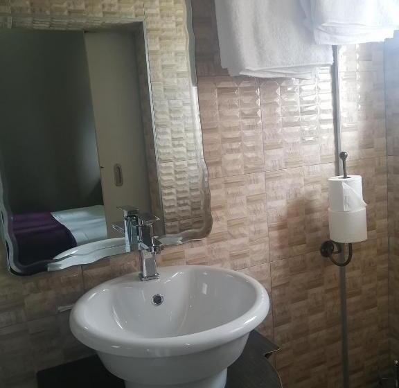 اتاق خانوادگی, Olu Guest Lodge