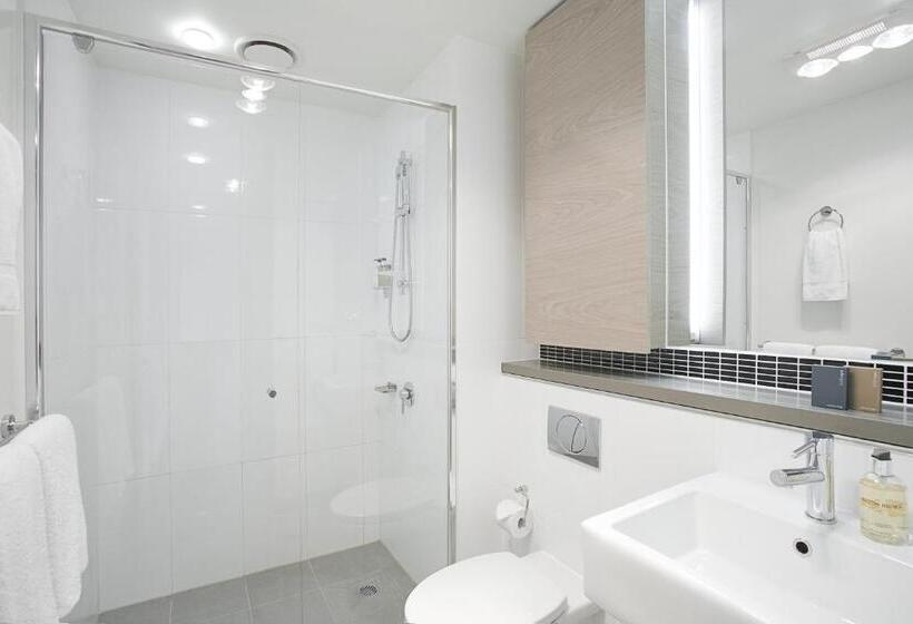 سوییت, St Kilda Central Apartments