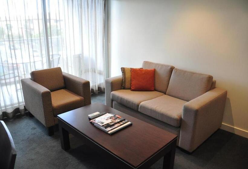 سوییت, St Kilda Central Apartments