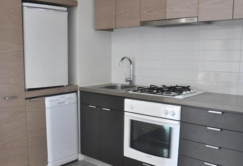 سوییت, St Kilda Central Apartments