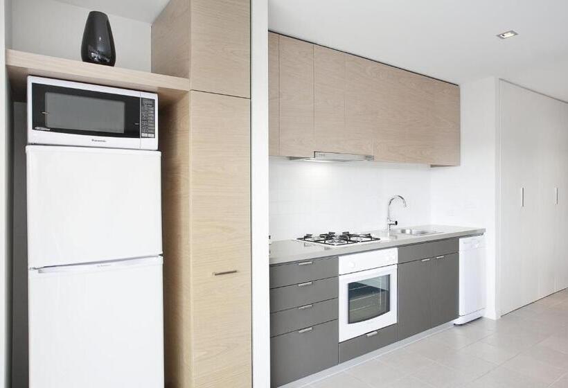 سوییت لوکس, St Kilda Central Apartments