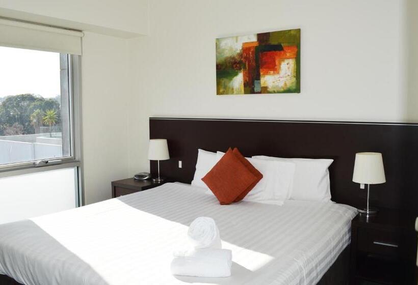 سوئیت 2 خوابه, St Kilda Central Apartments