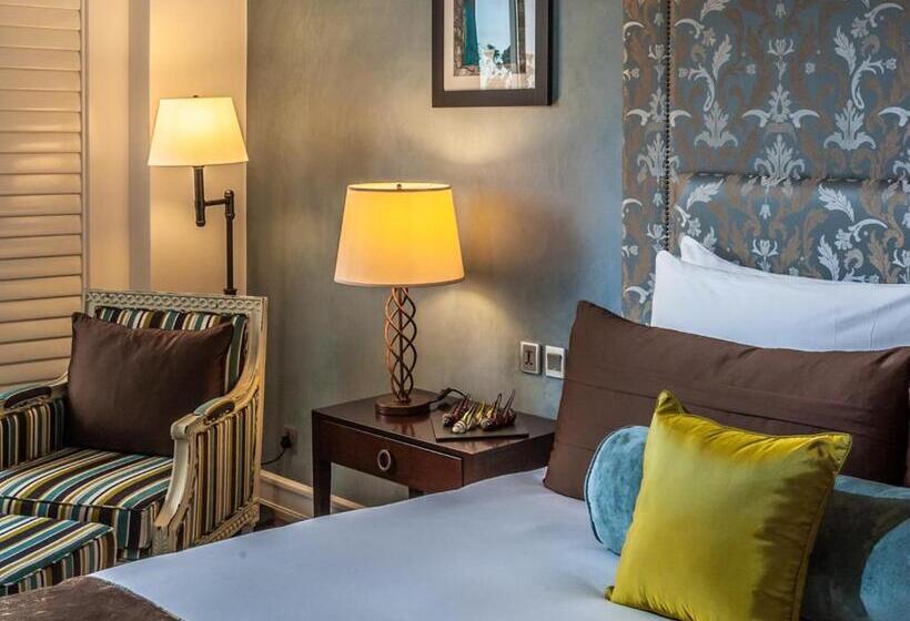 اتاق لوکس با تخت بزرگ, Villa Rosa Kempinski
