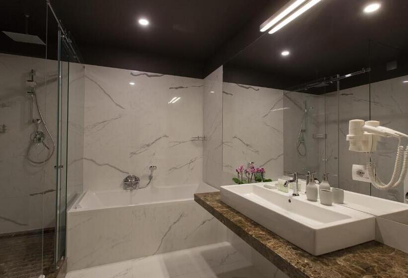 Suíte Deluxe, Uno Design