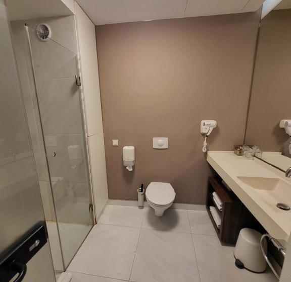 اتاق استاندارد, Adresa Suites