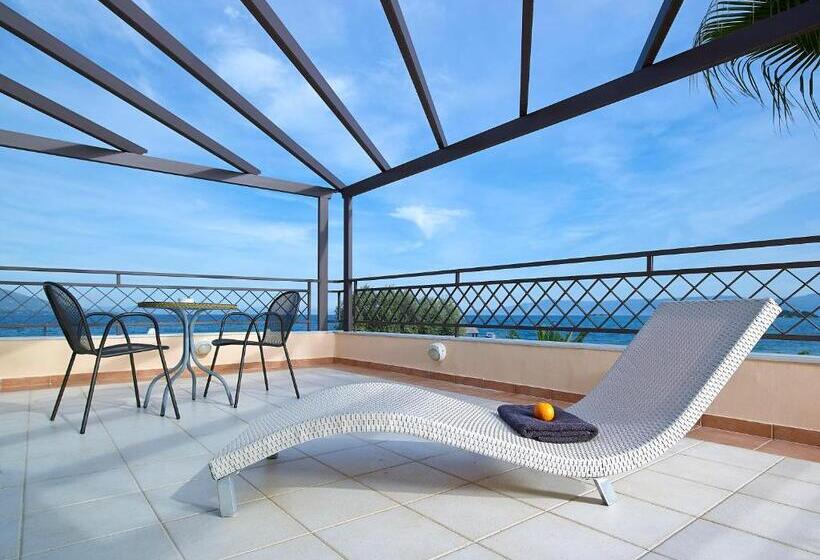 Люкс Ejecutiva 2 Спальни, Avantis Suites