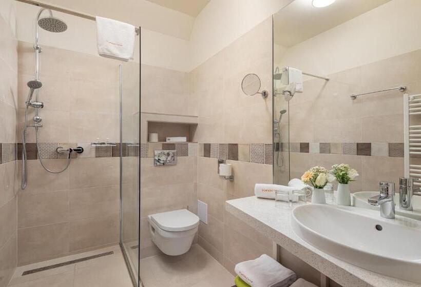اتاق سوپریور چهار تخته, Kehida Termál Resort & Spa