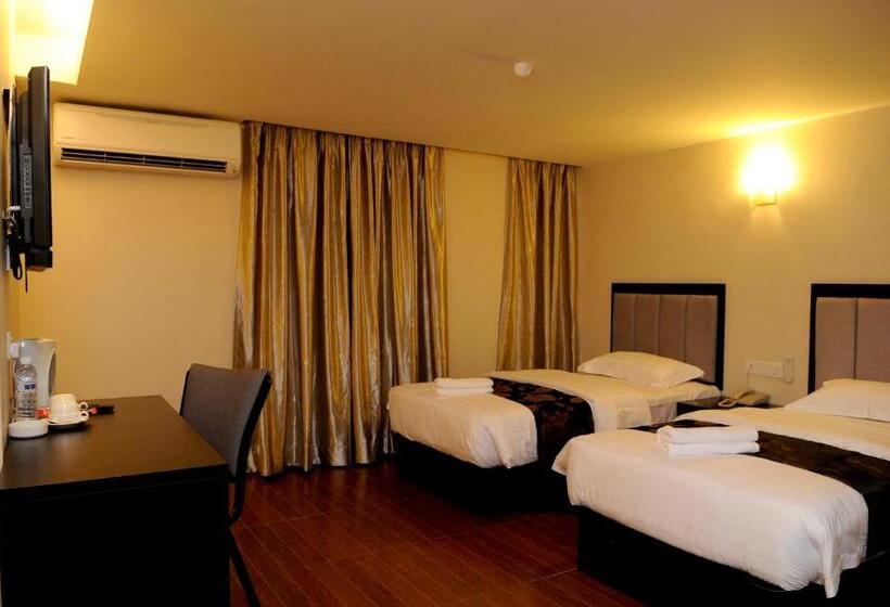 Номер Deluxe, Kk Waterfront
