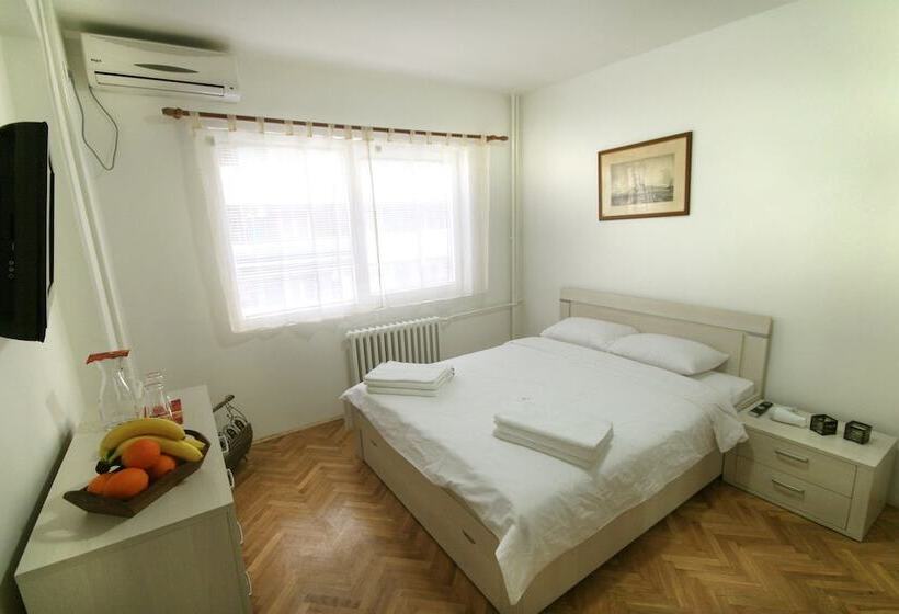 اتاق استاندارد سه نفره, Guesthouse Anja
