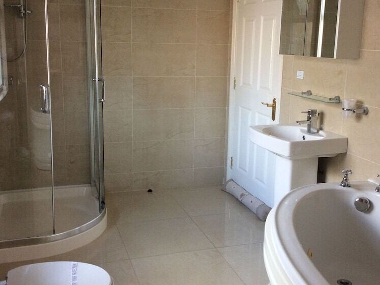 اتاق استاندارد با وان آب گرم, Edencrest B&b