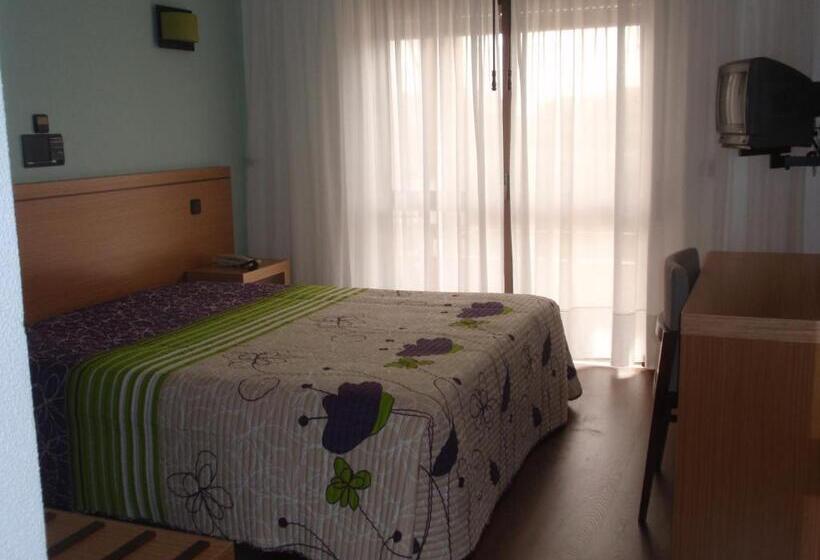 Quarto Estandar, Ouro Verde