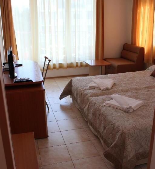 Номер Стандарт с Балконом, Family Hotel Venera