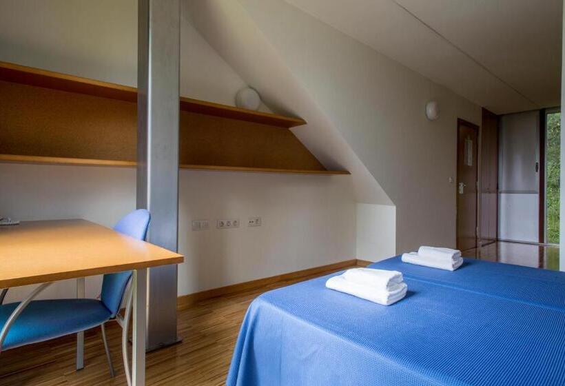إستوديو سوبيريور, Residencia Universitaria O Castro