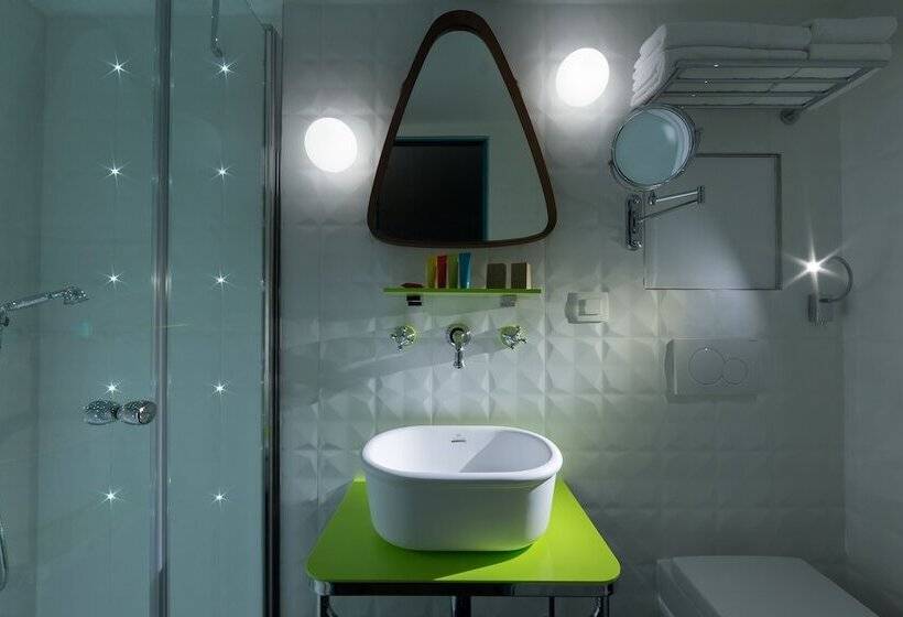 スタンダードルーム, Hôtel Crayon Rouge